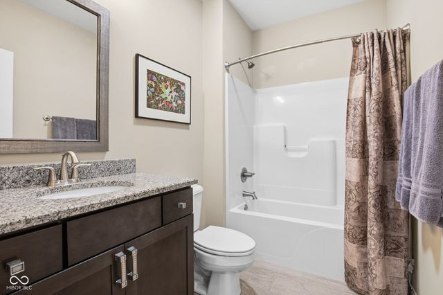 18200 Lakes End Drive, Westfield, IN 46074