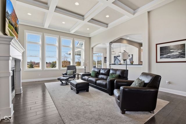 18200 Lakes End Drive, Westfield, IN 46074