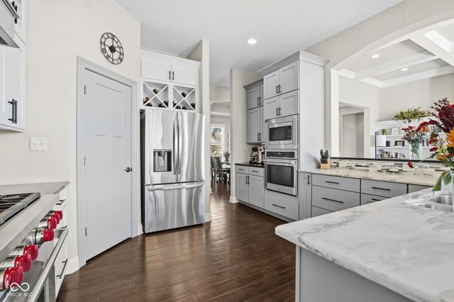 18200 Lakes End Drive, Westfield, IN 46074