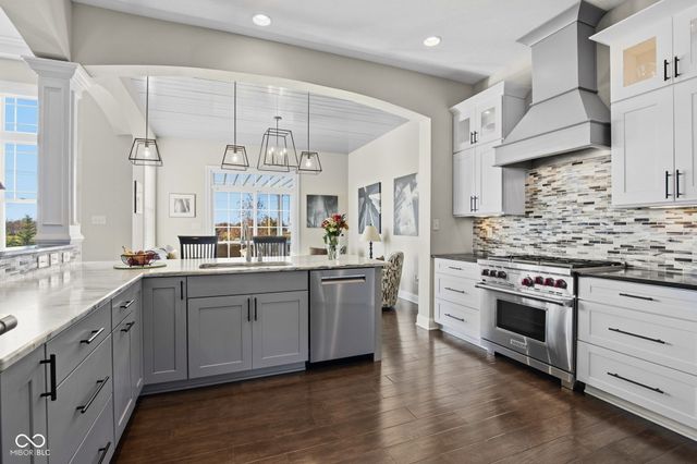 18200 Lakes End Drive, Westfield, IN 46074