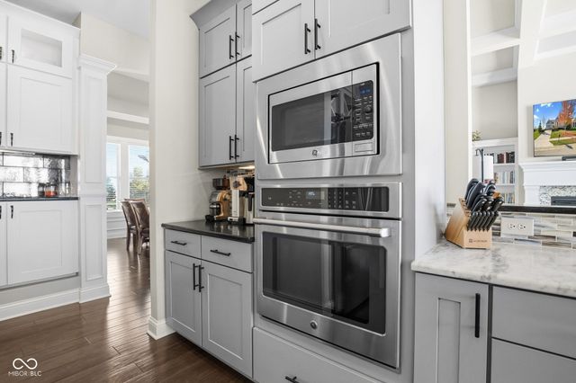 18200 Lakes End Drive, Westfield, IN 46074