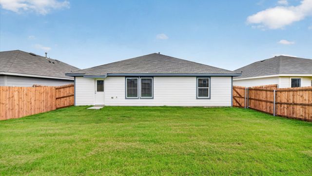118 PINEHURST Drive, Boyd, TX 76023