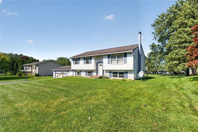 38 Kathy Drive, Henrietta, NY 14534