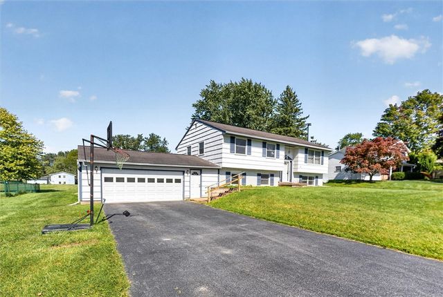 38 Kathy Drive, Henrietta, NY 14534