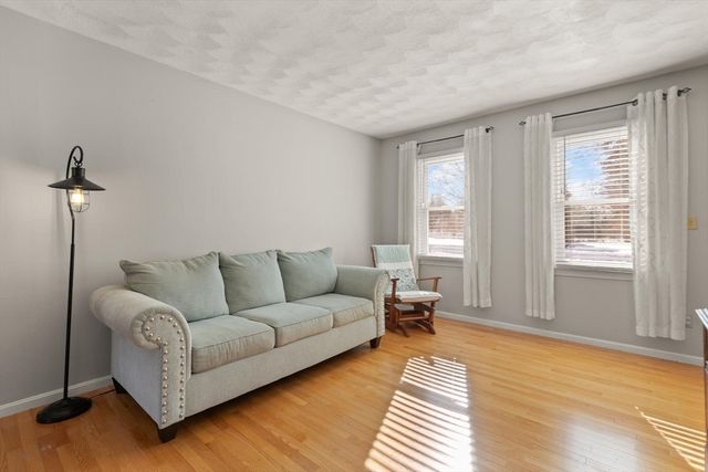 10 Fenwick Cir, Methuen, MA 01844