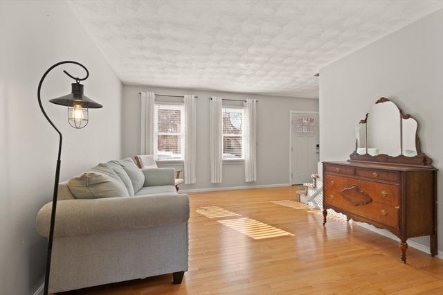 10 Fenwick Cir, Methuen, MA 01844