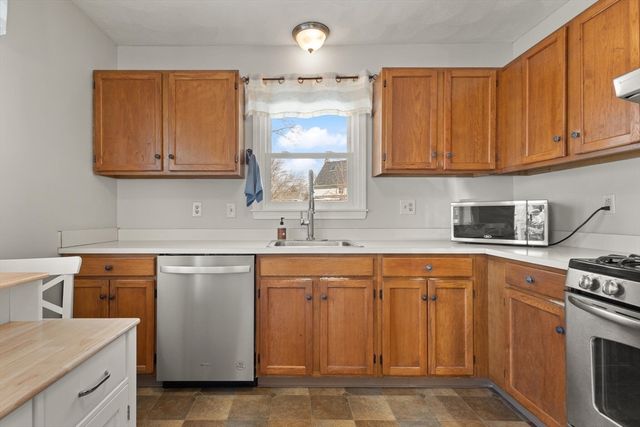 10 Fenwick Cir, Methuen, MA 01844