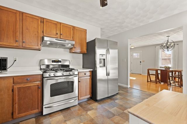 10 Fenwick Cir, Methuen, MA 01844