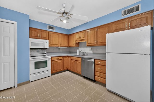 4C Lacosta Drive, Clifton Park, NY 12065