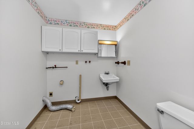 4C Lacosta Drive, Clifton Park, NY 12065