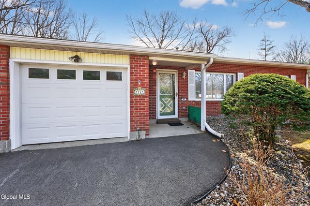 4C Lacosta Drive, Clifton Park, NY 12065