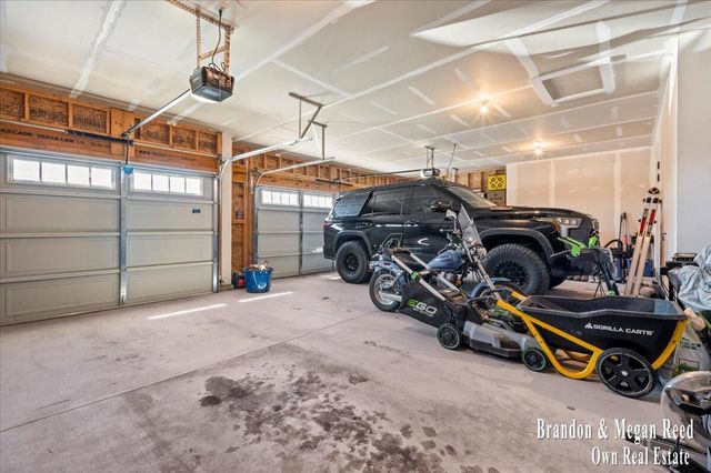 9477 Fields Drive, Zeeland Twp, MI 49464