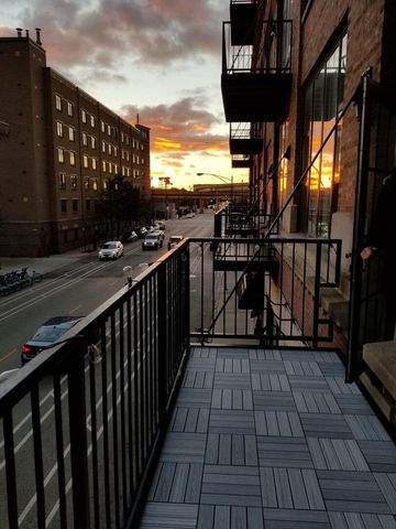 70 E 18TH Street 2D, Chicago, IL 60616