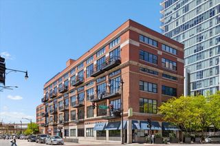 70 E 18TH Street 2D, Chicago, IL 60616