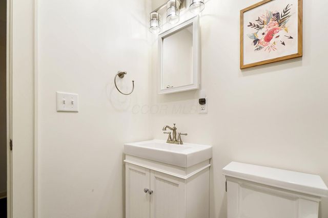 1731 Timberlake Drive, Delaware, OH 43015