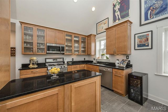 1034 E Linden Avenue, Richmond Heights, MO 63117