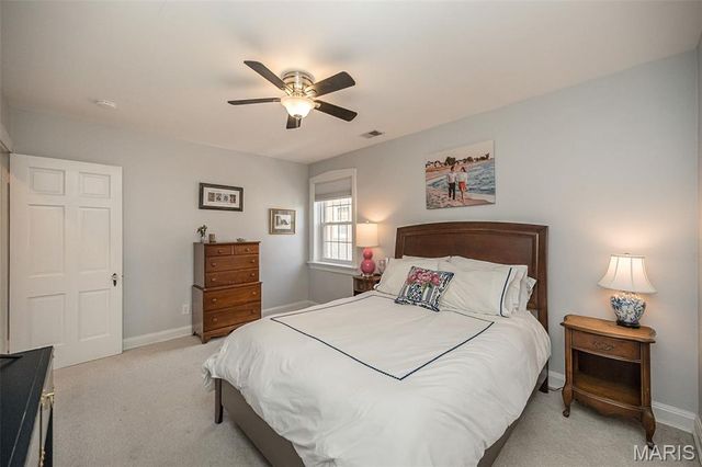 1034 E Linden Avenue, Richmond Heights, MO 63117