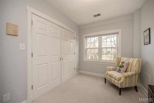 1034 E Linden Avenue, Richmond Heights, MO 63117