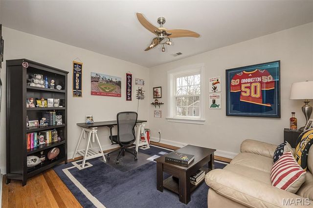 1034 E Linden Avenue, Richmond Heights, MO 63117