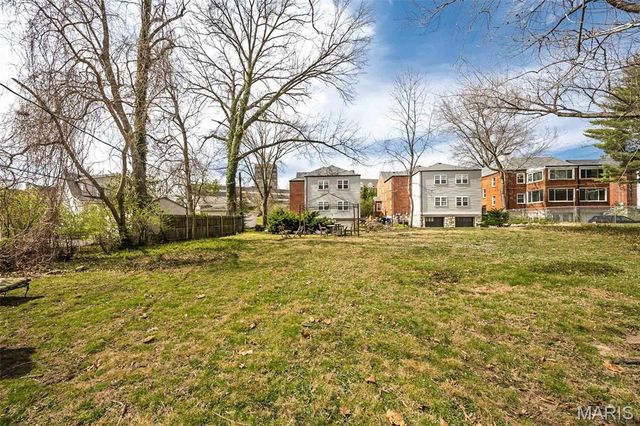 1034 E Linden Avenue, Richmond Heights, MO 63117