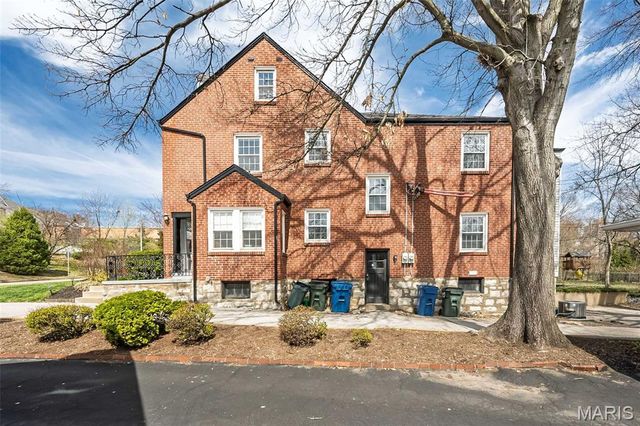 1034 E Linden Avenue, Richmond Heights, MO 63117