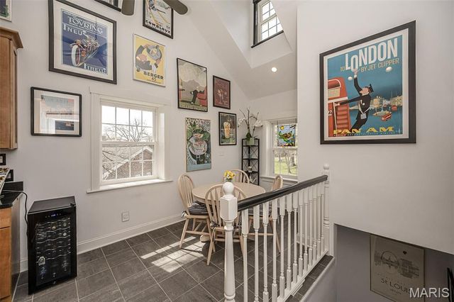 1034 E Linden Avenue, Richmond Heights, MO 63117