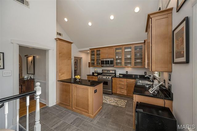 1034 E Linden Avenue, Richmond Heights, MO 63117