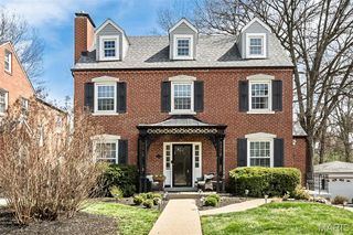 1034 E Linden Avenue, Richmond Heights, MO 63117