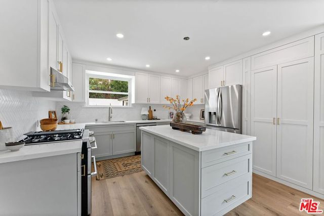 5192 Orange Place, Los Angeles, CA 90008