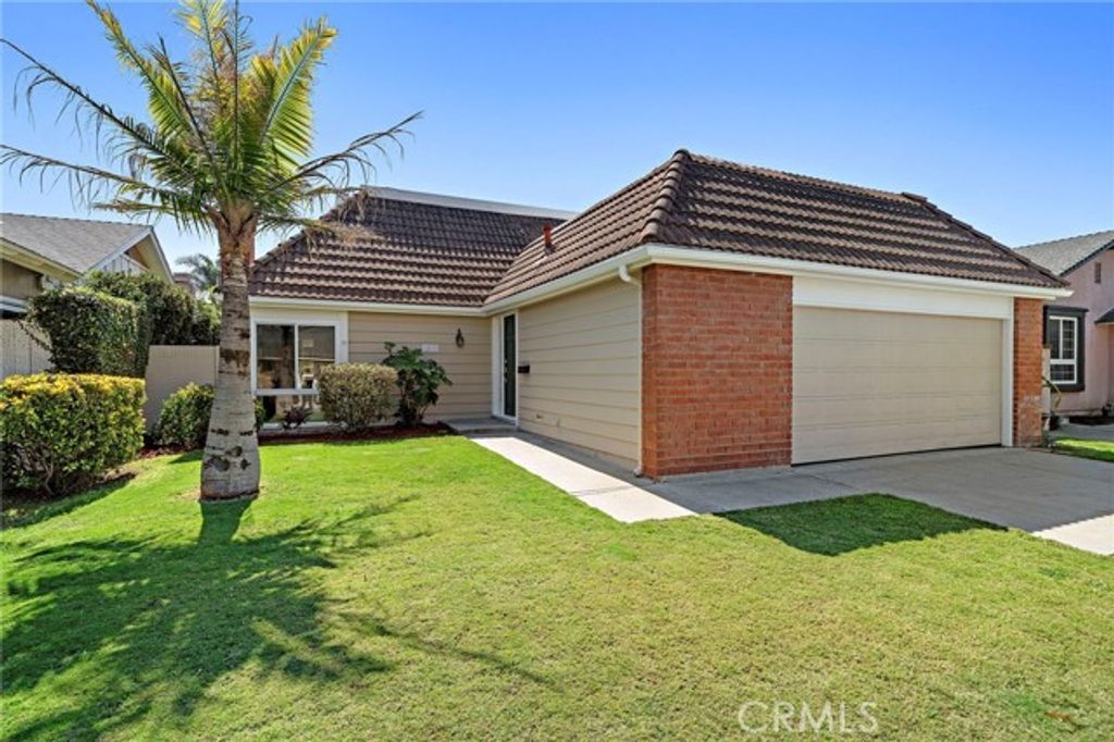 10830 La Terraza Avenue, Fountain Valley, CA 92708