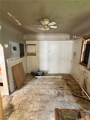 206 W 3rd Street, Creighton, MO 64739