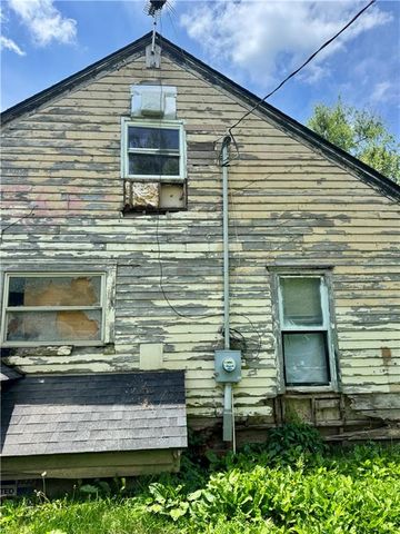 206 W 3rd Street, Creighton, MO 64739