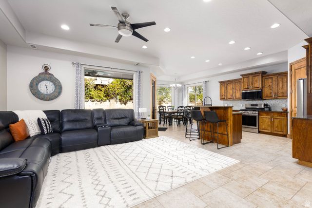 3902 LONDON LN, Santa Clara, UT 84765