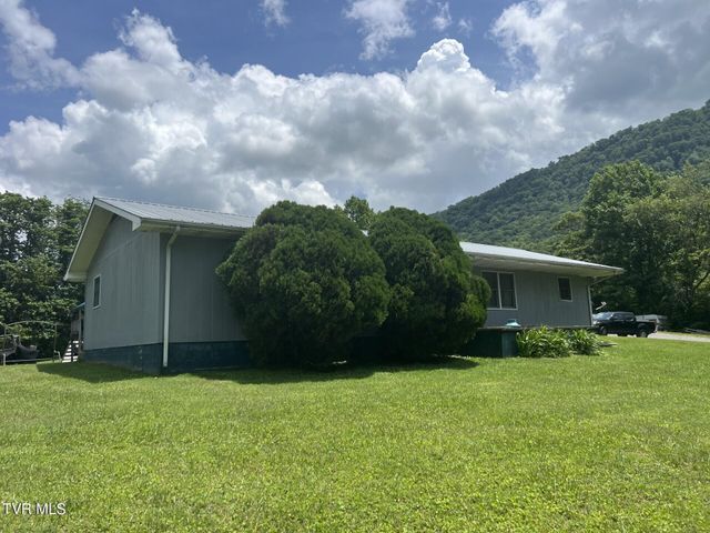 3911 Tate Springs Road, Big Stone Gap, VA 24219