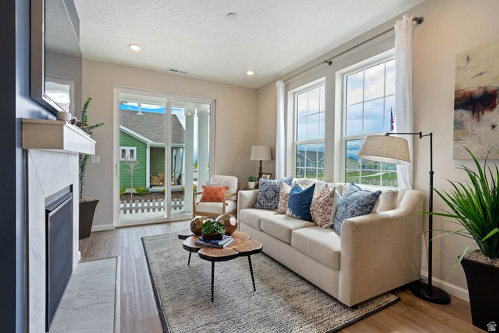 Image 8 of property listing at 6162 W SPARROW VIEW DR #550, South Jordan, UT 84009
