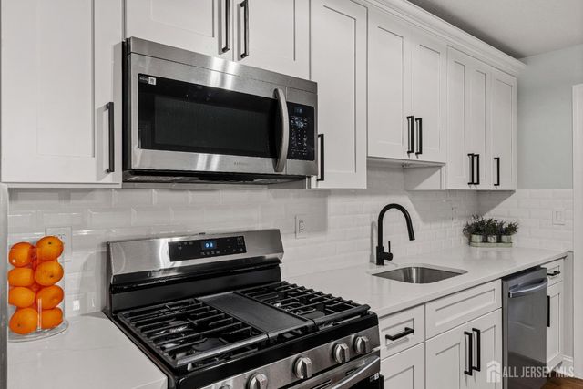 139 Lee Drive, Middlesex, NJ 08846