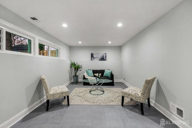 139 Lee Drive, Middlesex, NJ 08846