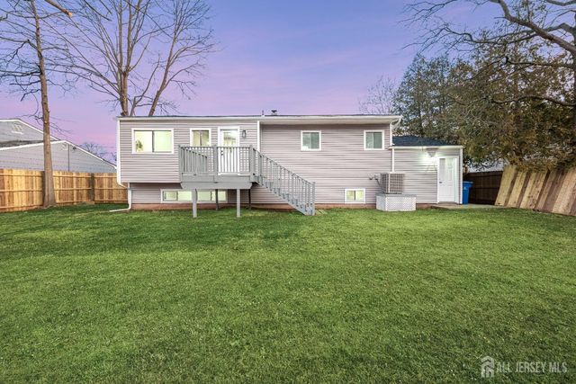 139 Lee Drive, Middlesex, NJ 08846