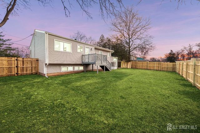 139 Lee Drive, Middlesex, NJ 08846