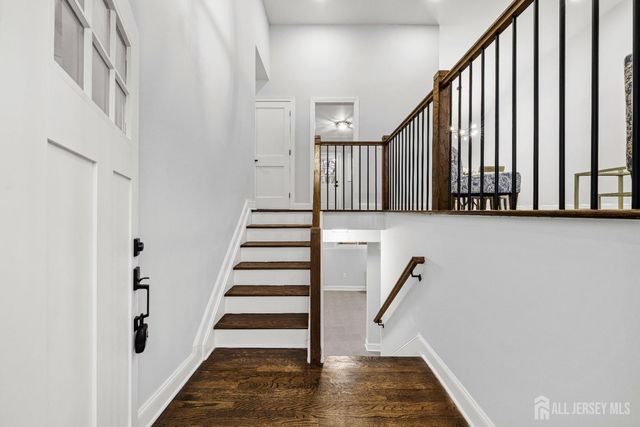 139 Lee Drive, Middlesex, NJ 08846