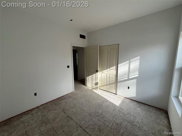 5635 Shady Lane, Newport, MI 48166