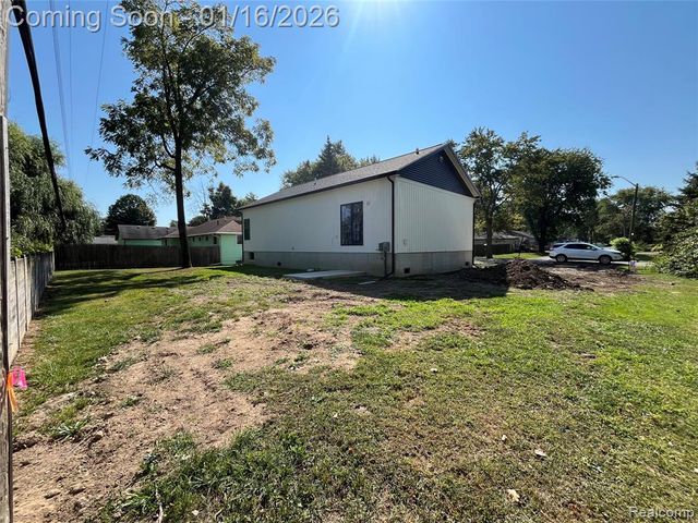 5635 Shady Lane, Newport, MI 48166