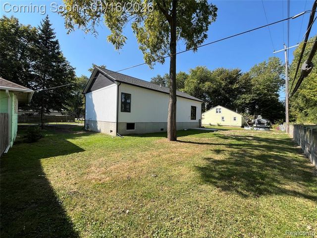 5635 Shady Lane, Newport, MI 48166