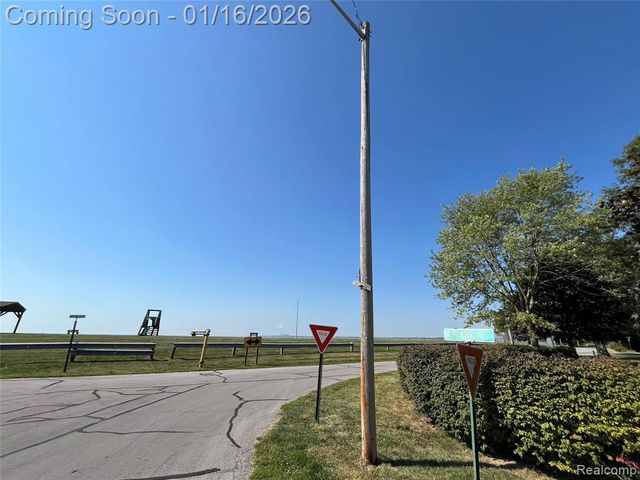 5635 Shady Lane, Newport, MI 48166