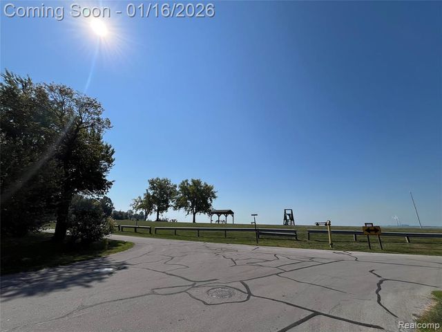 5635 Shady Lane, Newport, MI 48166