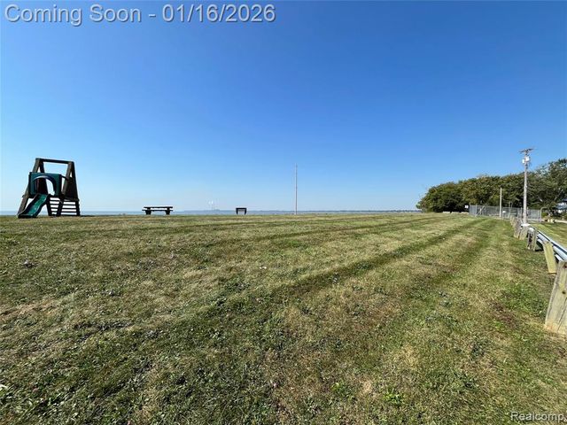 5635 Shady Lane, Newport, MI 48166