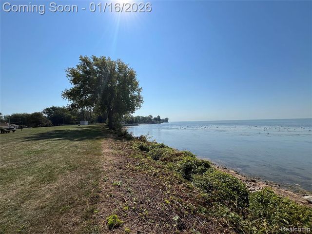 5635 Shady Lane, Newport, MI 48166