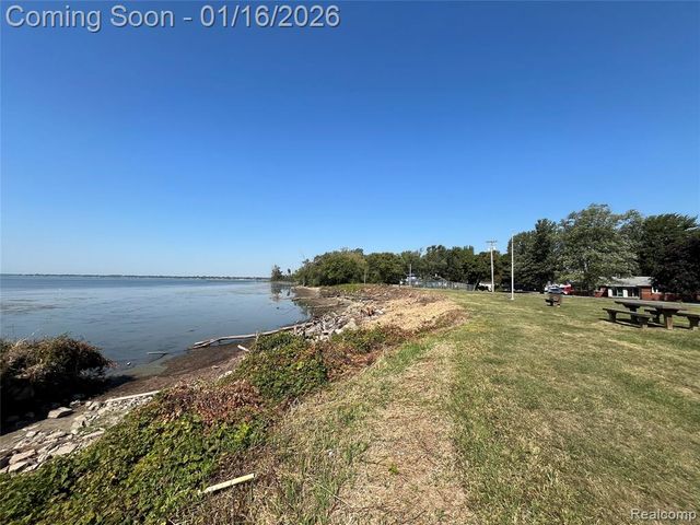 5635 Shady Lane, Newport, MI 48166