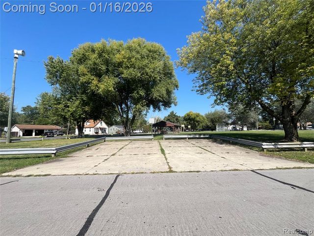 5635 Shady Lane, Newport, MI 48166