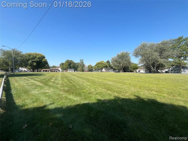 5635 Shady Lane, Newport, MI 48166